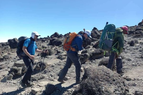 mount kenya hiking