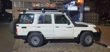Open Roof 4x4 Safari Vehicle